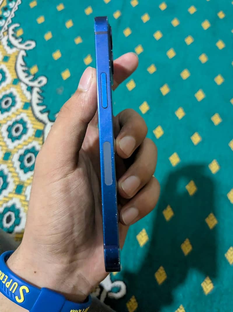 Apple iPhone 12 mini 0