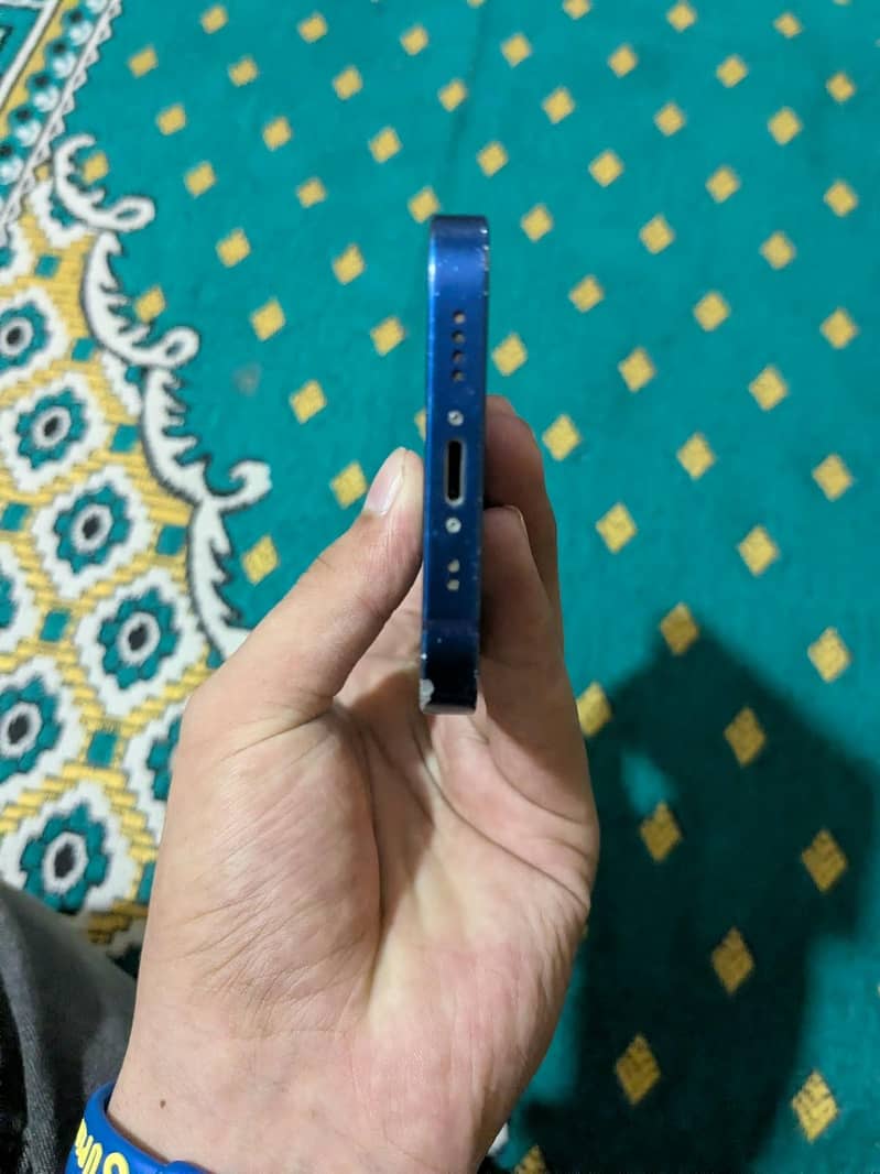 Apple iPhone 12 mini 6