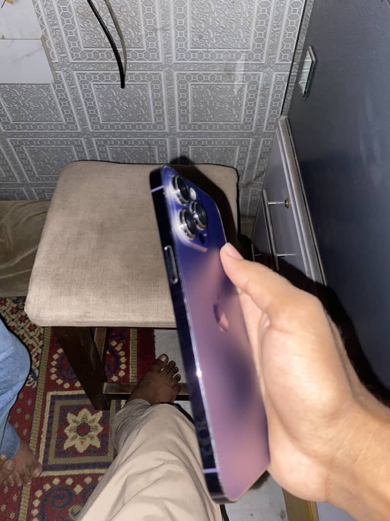 Apple iPhone 14 Pro Max 1