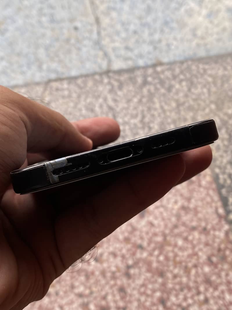 Apple iPhone 16 Pro Max 5