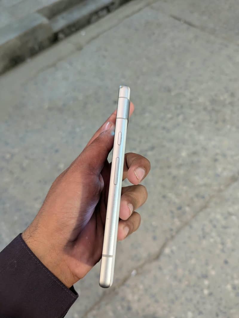 Google Pixel 7a 2