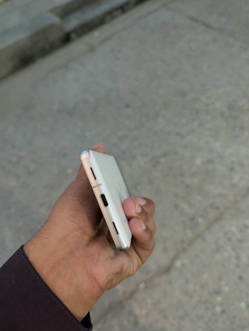 Google Pixel 7a 4