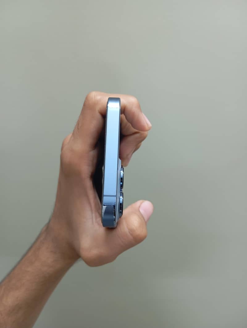 Apple iPhone 13 Pro Max 6