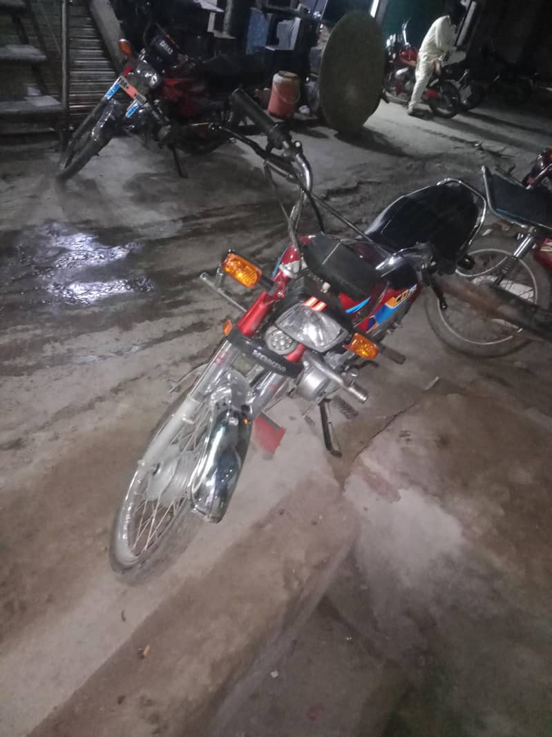 Honda CD70 0