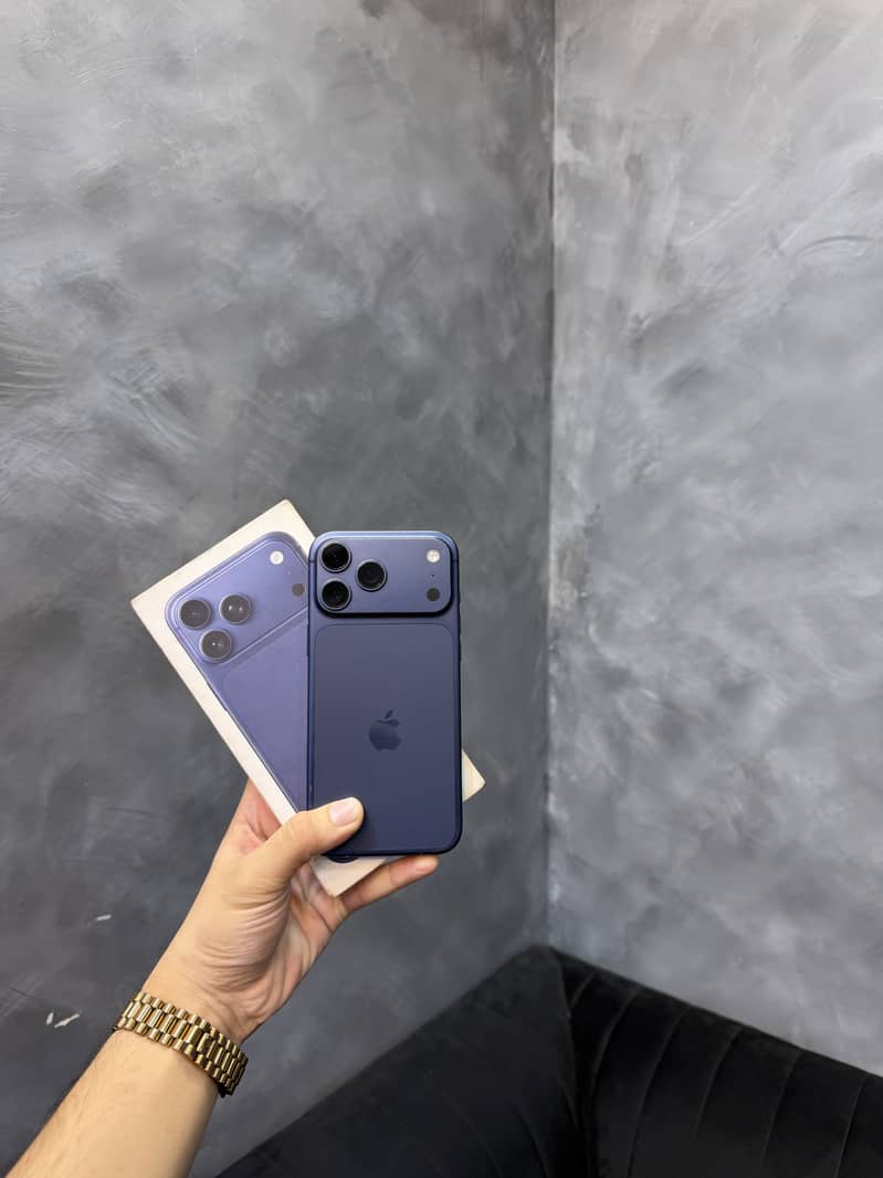 Apple iPhone 17 Pro Max 1
