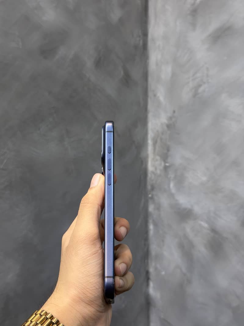 Apple iPhone 17 Pro Max 2