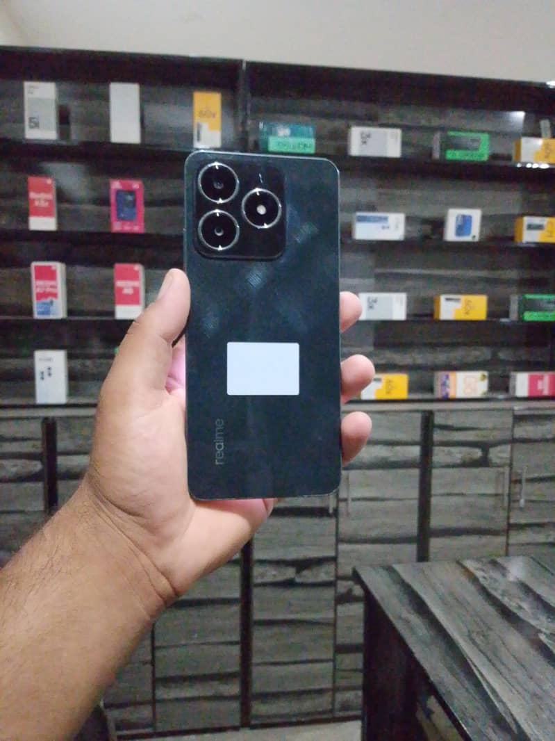 Realme C61 0