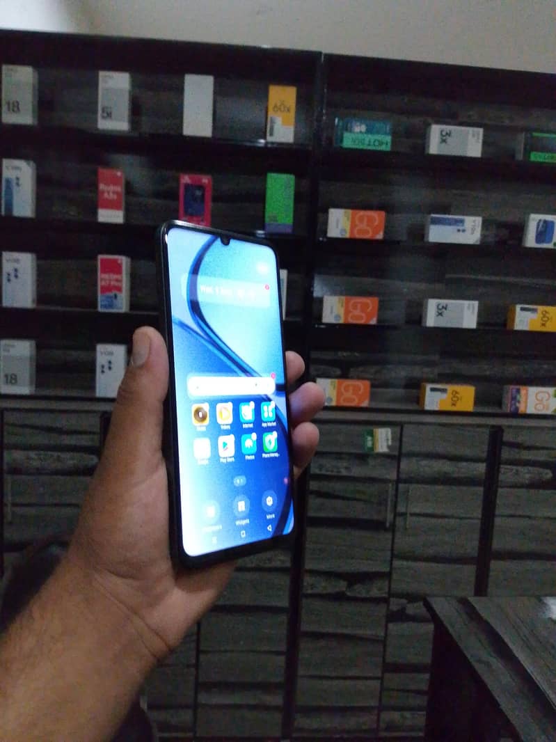 Realme C61 1