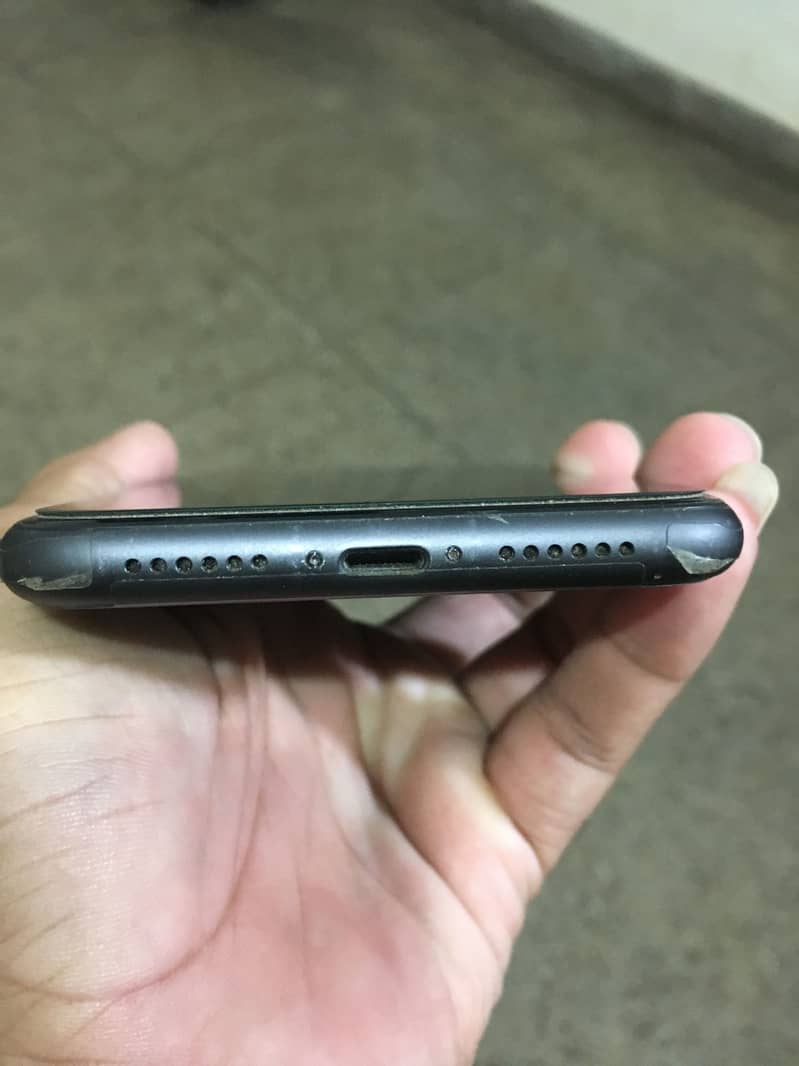Apple iPhone 11 0