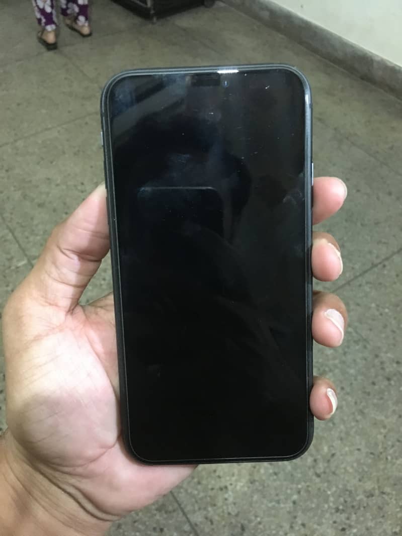 Apple iPhone 11 3