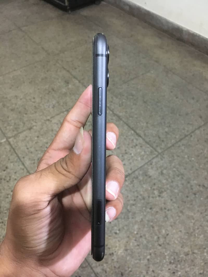 Apple iPhone 11 6