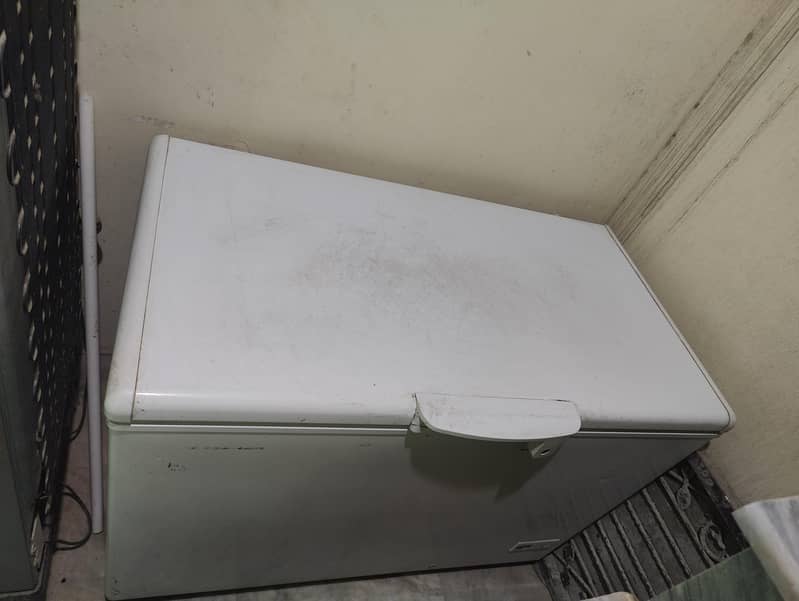 New Condition Freezer 2