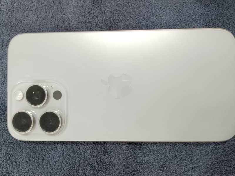 Apple iPhone 15 Pro Max 0