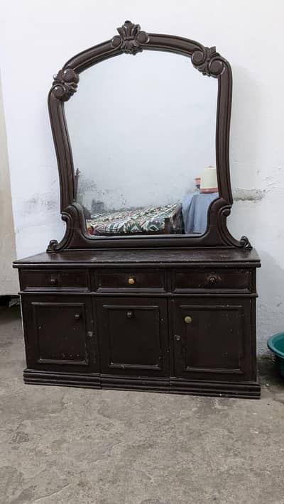 dressing table