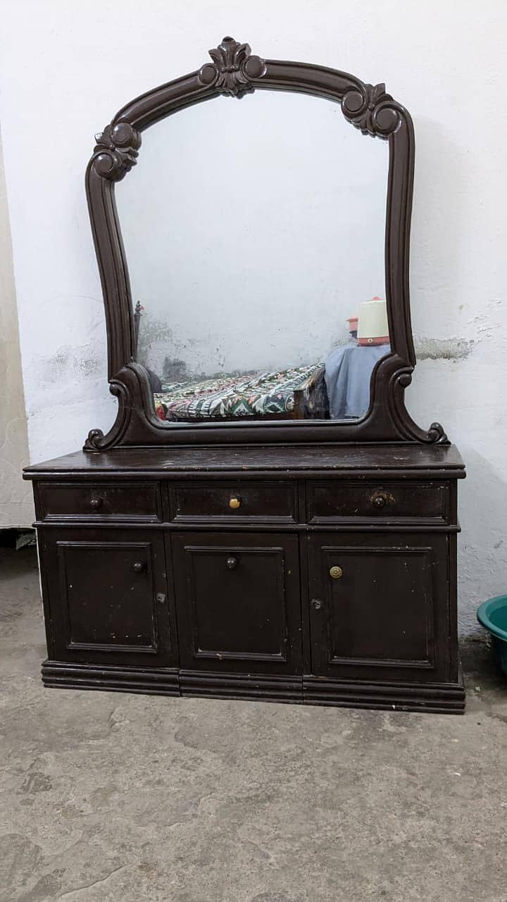 dressing table 0