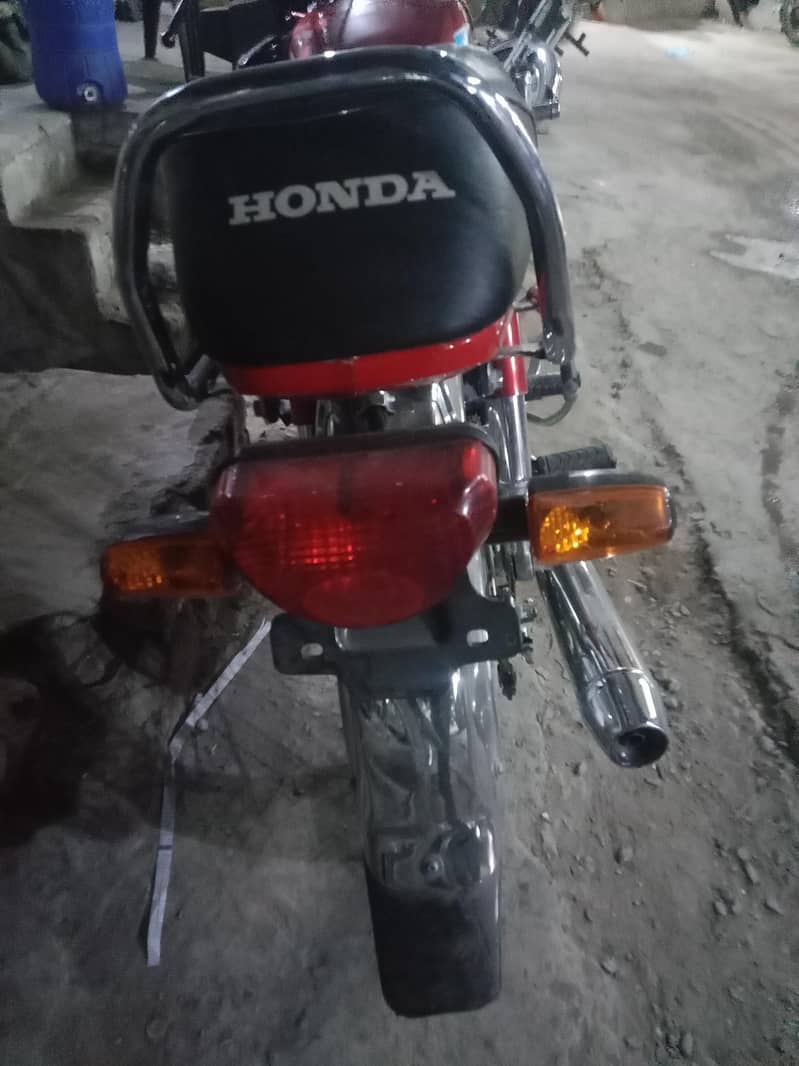 Honda CD70 5