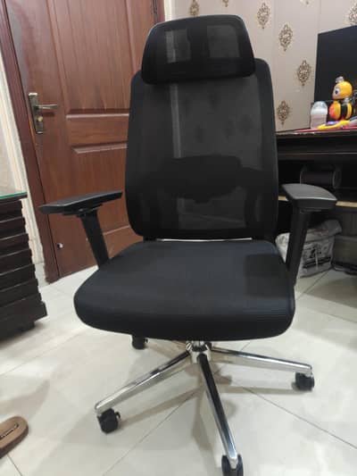 ergonomic office and gaming chair