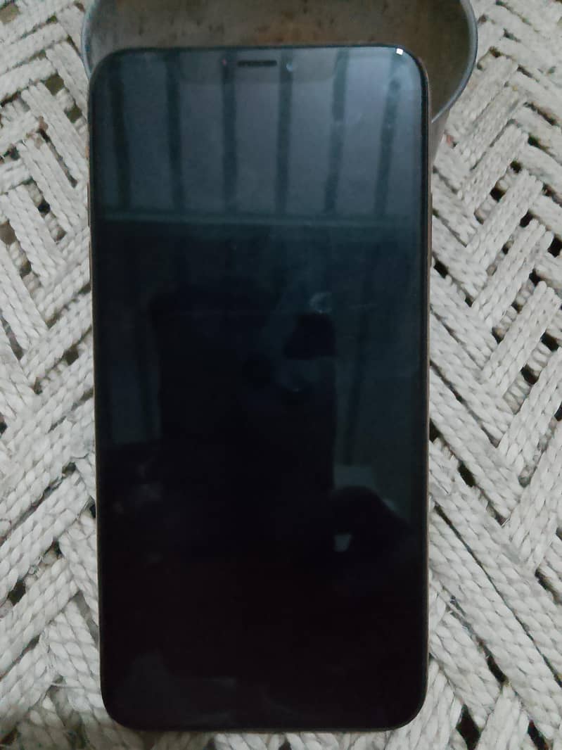 Apple iPhone XS Max 1