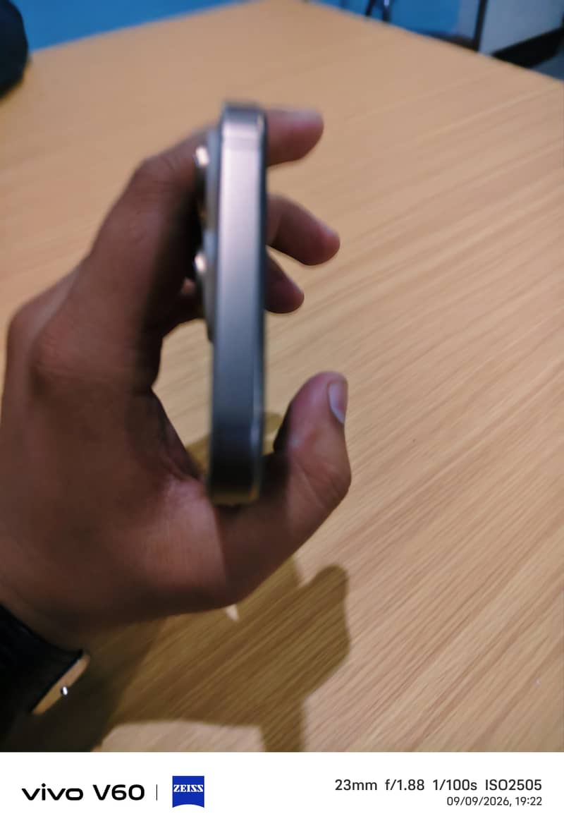 Apple iPhone 16 Pro Max 1