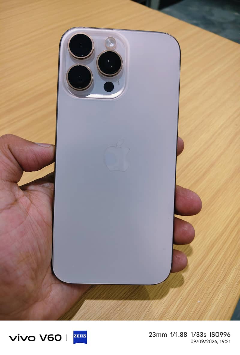 Apple iPhone 16 Pro Max 5
