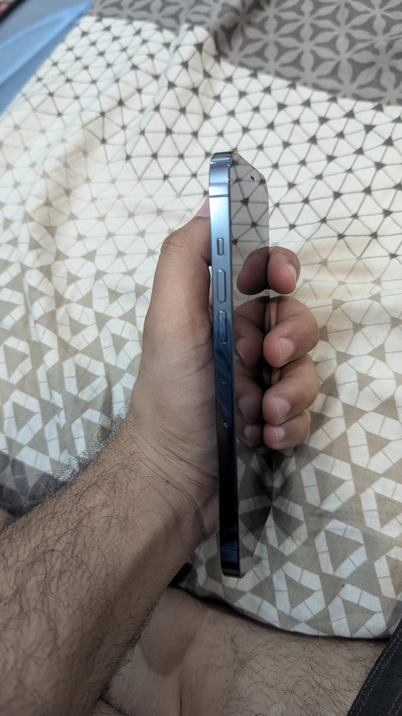 Apple iPhone 12 Pro Max 3