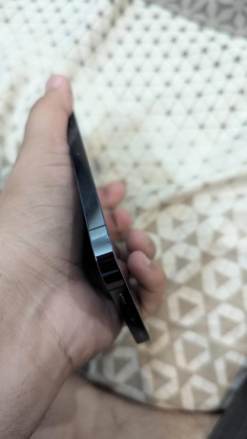 Apple iPhone 12 Pro Max 4
