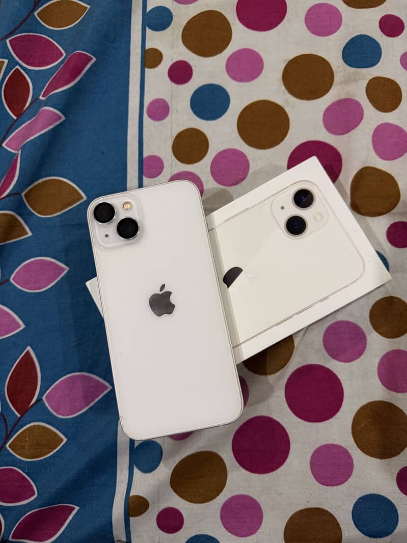 Apple iPhone 13 4