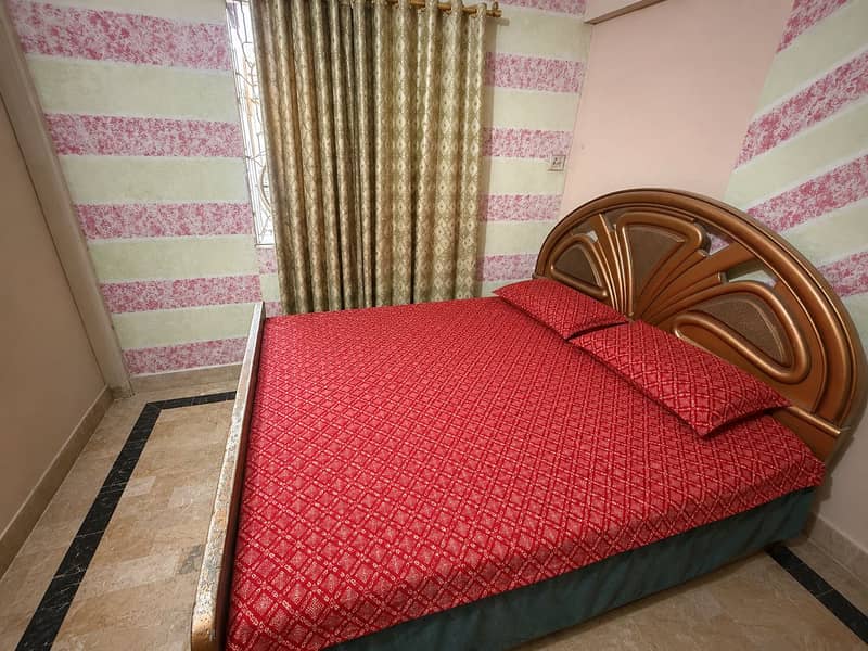 Bed And Dressing Table 0