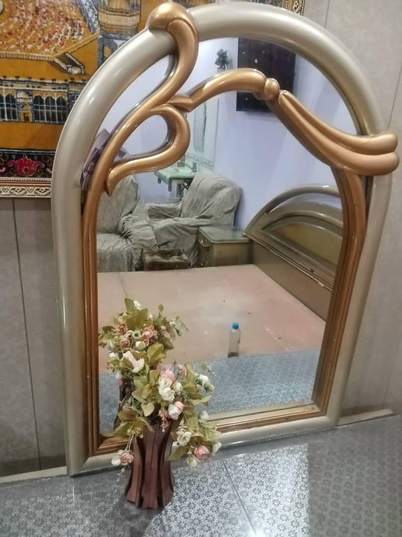 One king size bed & singhar table 3