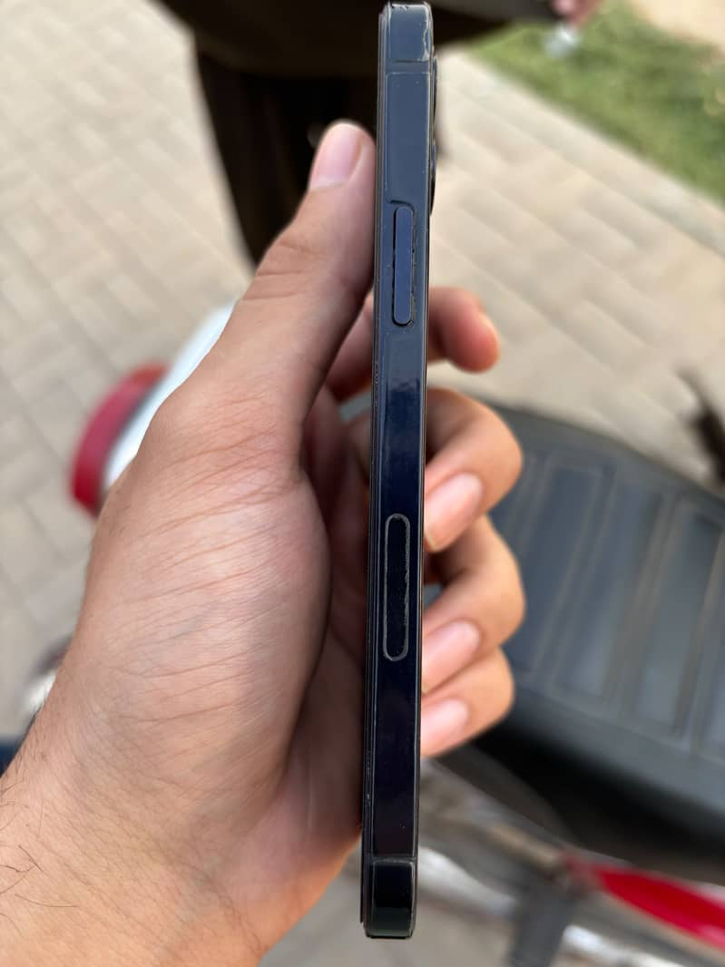 Apple iPhone 12 0