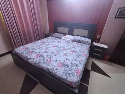 Bedroom furniture set for sale