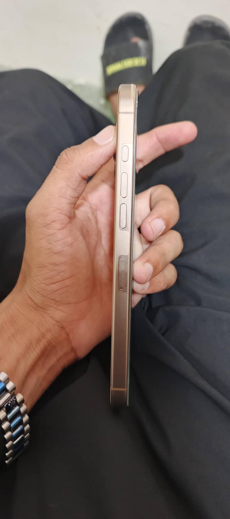 Apple iPhone 16 Pro Max 3