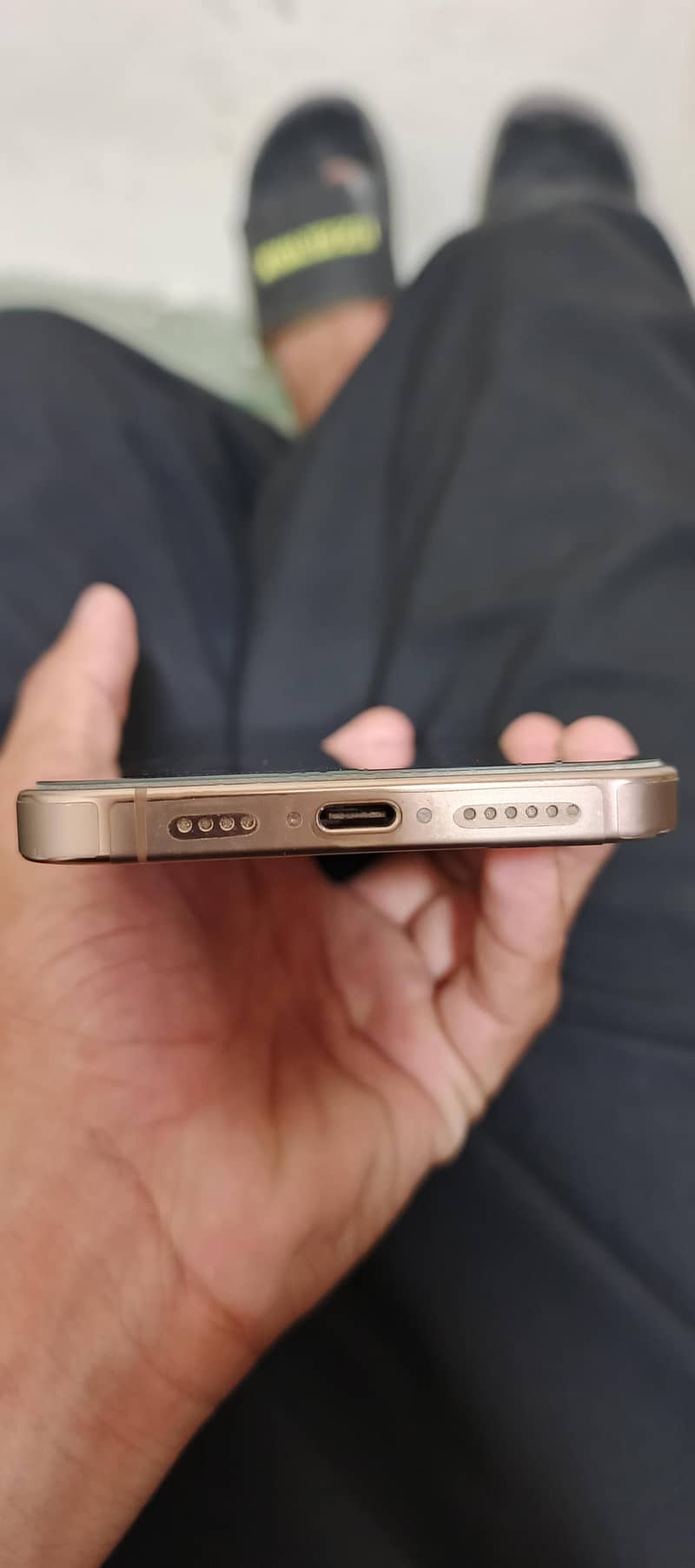 Apple iPhone 16 Pro Max 4