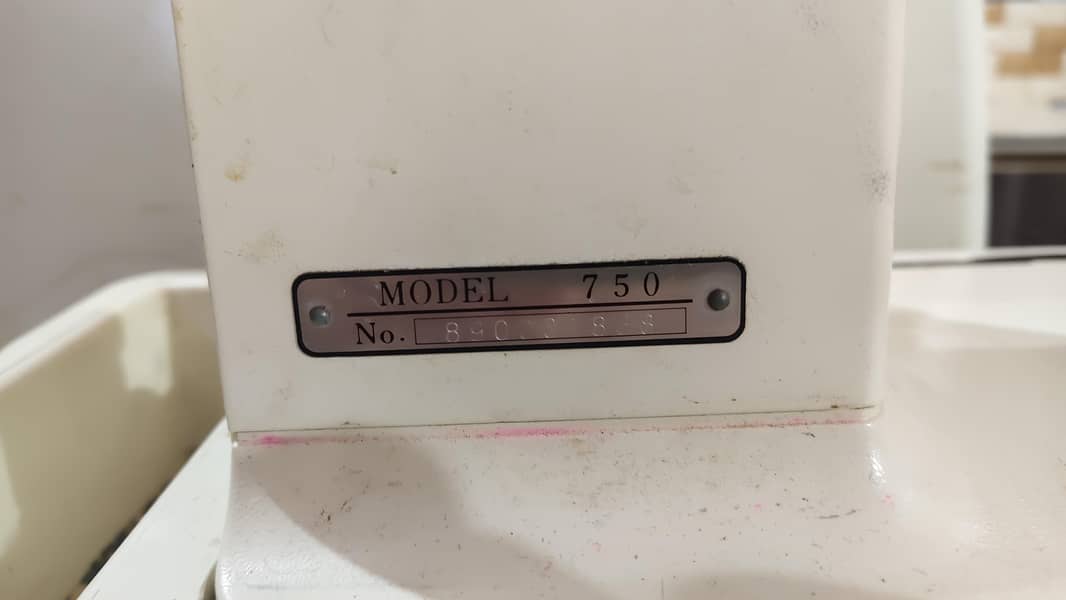 sewing machine 4