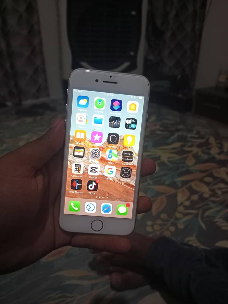 Apple iPhone 7 0