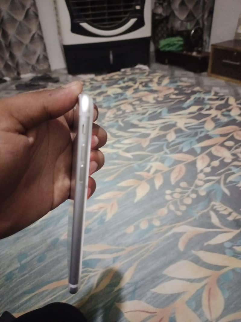 Apple iPhone 7 5