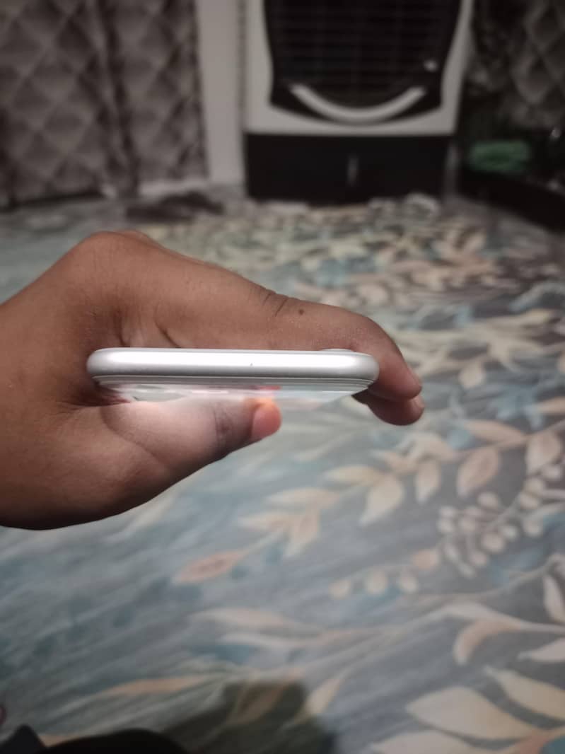 Apple iPhone 7 6
