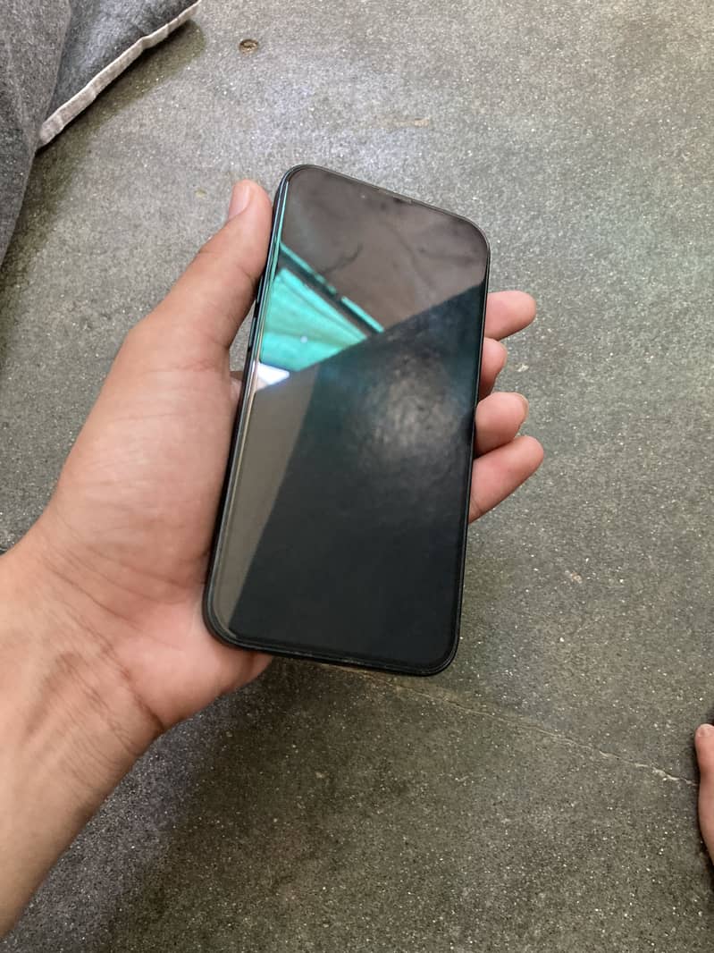 Apple iPhone 13 10