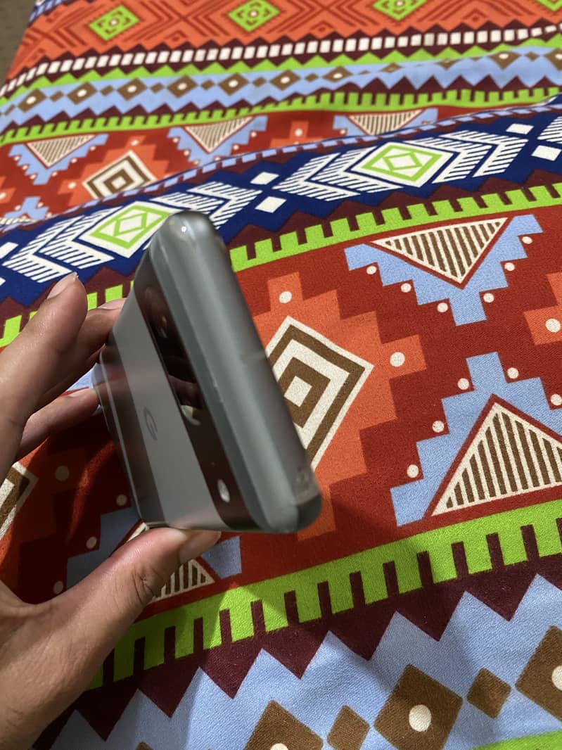 Google pixel 8 5