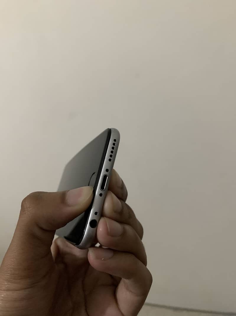 Apple iPhone 6S 1