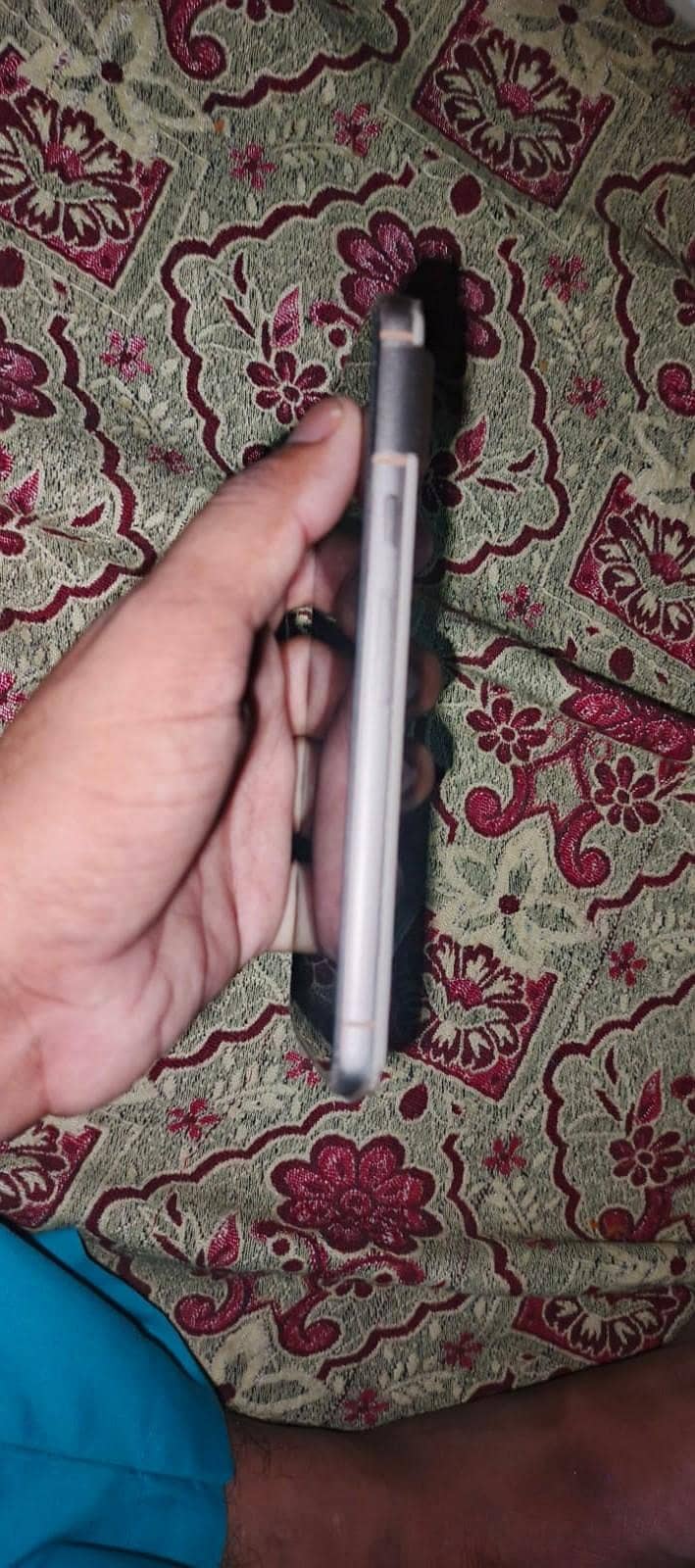 Google Pixel 8 3