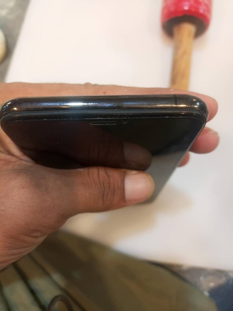 Apple iPhone XS Max 3
