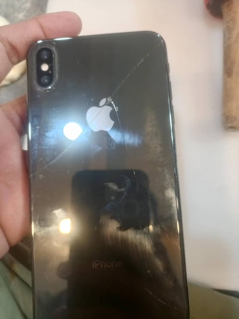 Apple iPhone XS Max 9