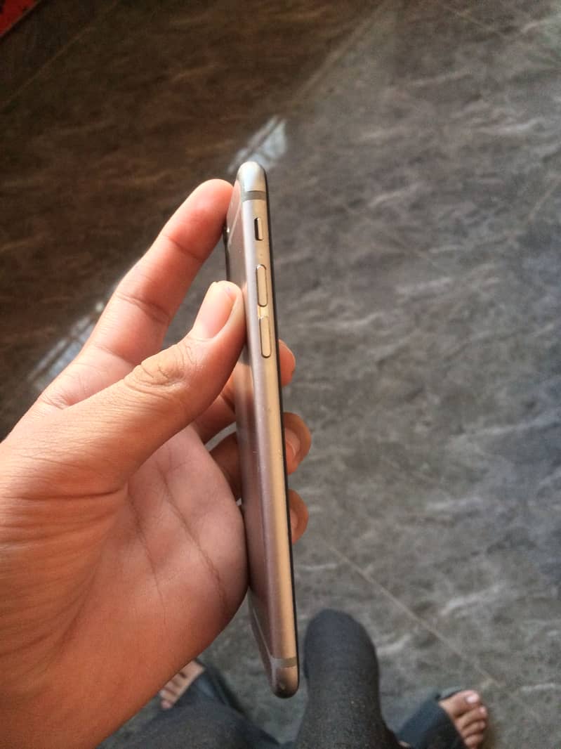Apple iPhone 6S 2