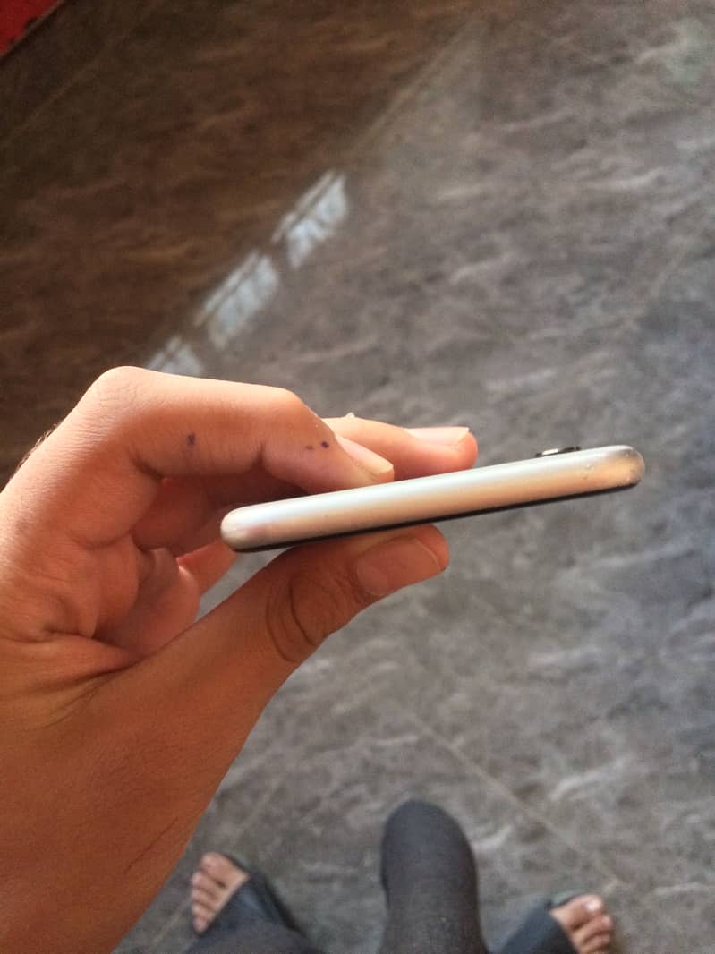 Apple iPhone 6S 5