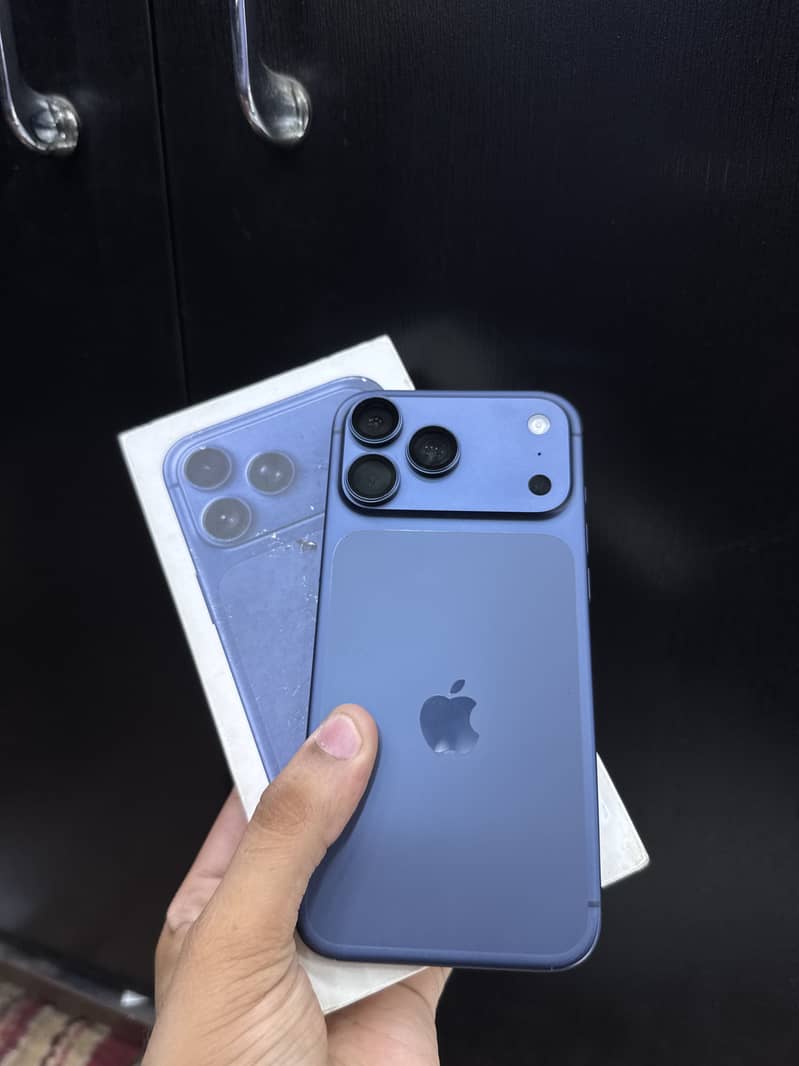 Apple iPhone 17 Pro Max 2