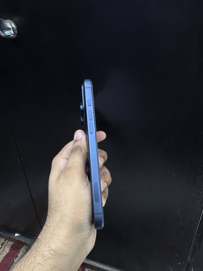 Apple iPhone 17 Pro Max 3