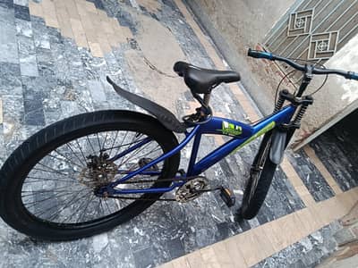 Deluxe Sport Bicycle | Dual Shocks & Disc Brakes | 10/10 Condition