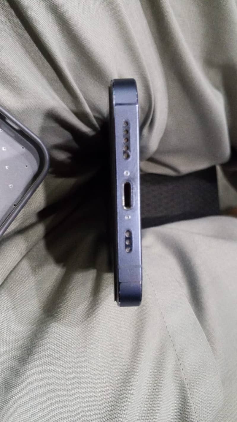 Apple iPhone 13 Pro 2