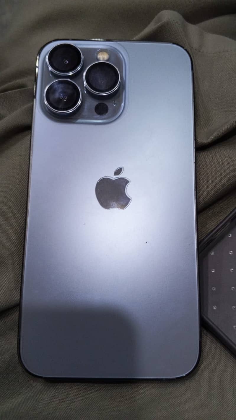Apple iPhone 13 Pro 4